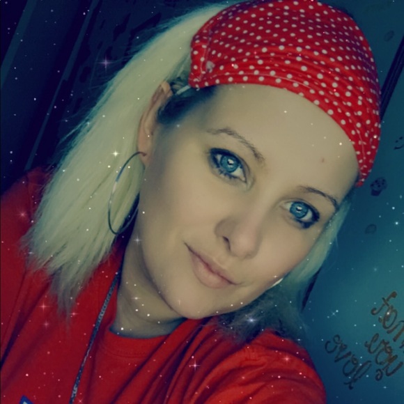 Meet the Posher Other - Hi I’m Stephanie . To Sync with others is Magical